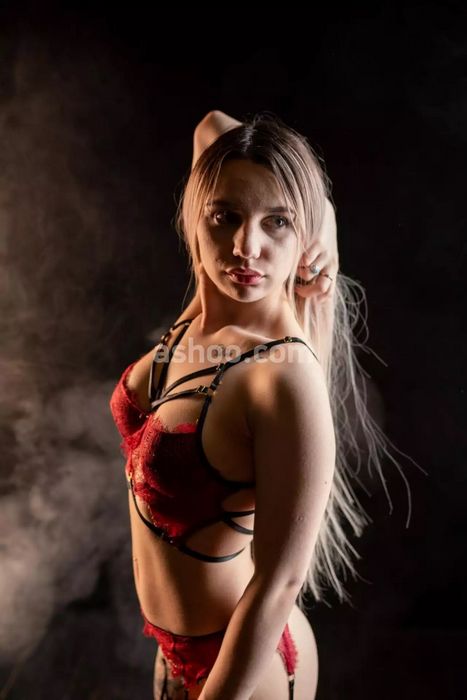 Почему куртизанки предпочитают скрывать свою личную жизнь?